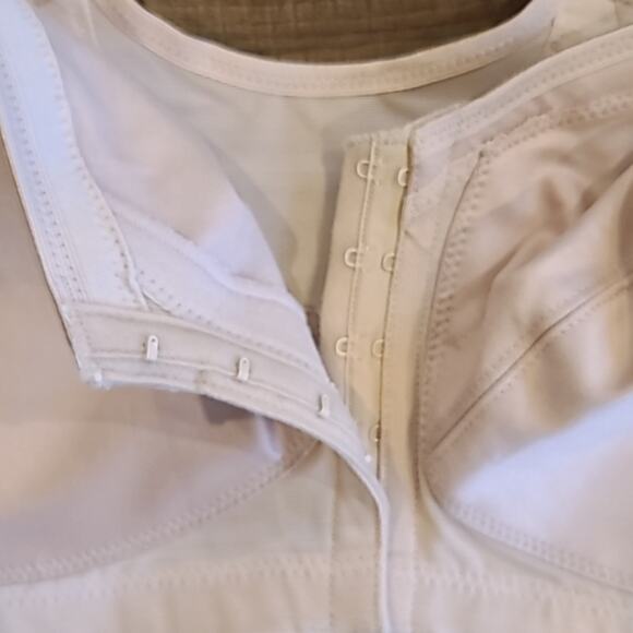 GLAMORISE Magic Lift Front Closure Posture Back Bra Size 48C - Picture 4 of 8